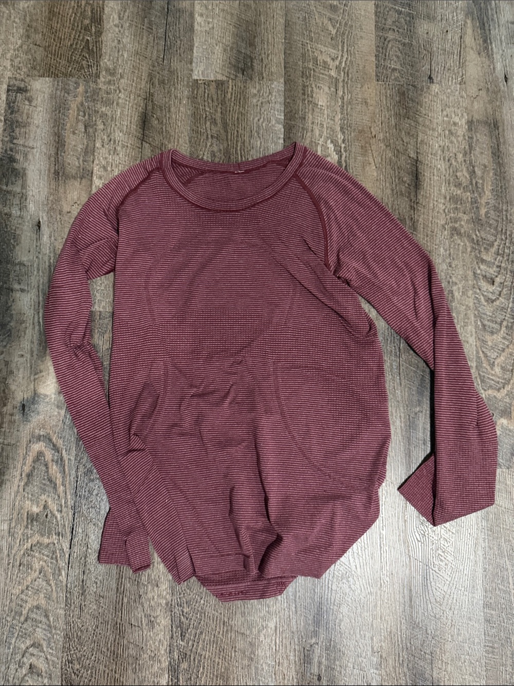 Lulu Lemon Size 12 Women's Long Sleeve Crewneck Top - Burgundy Stripe